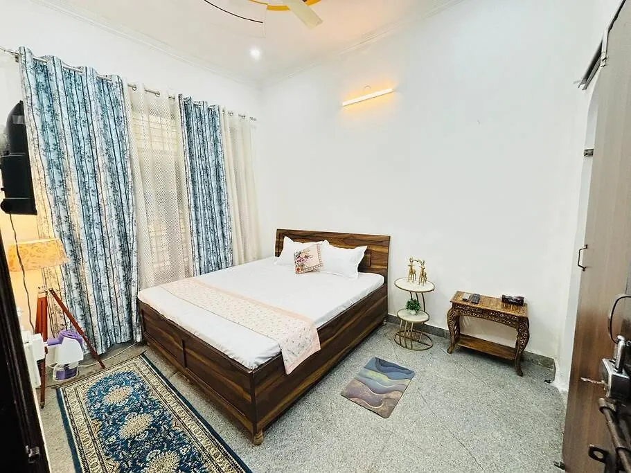 Apartment Nearby Madanta Hospital Gurgaon 0*,  Hindistan